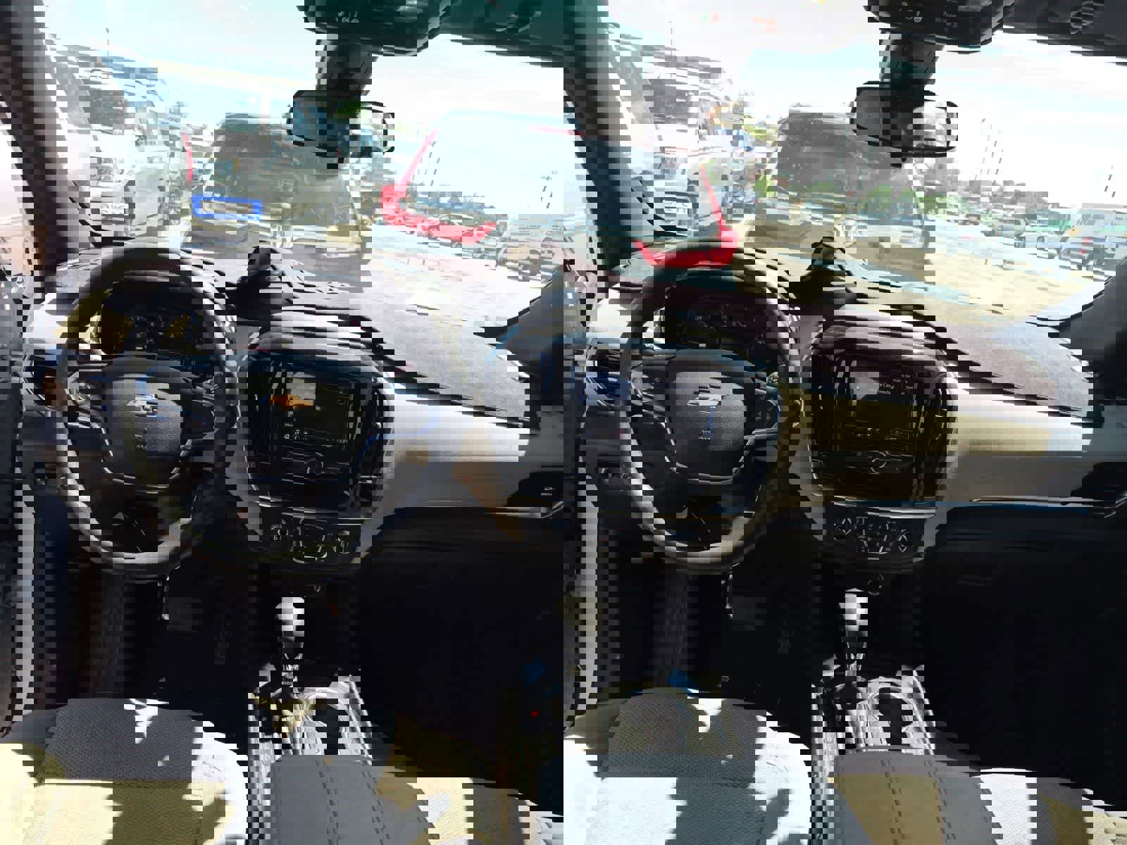 Used 2022 Chevrolet Traverse LS FWD image 4