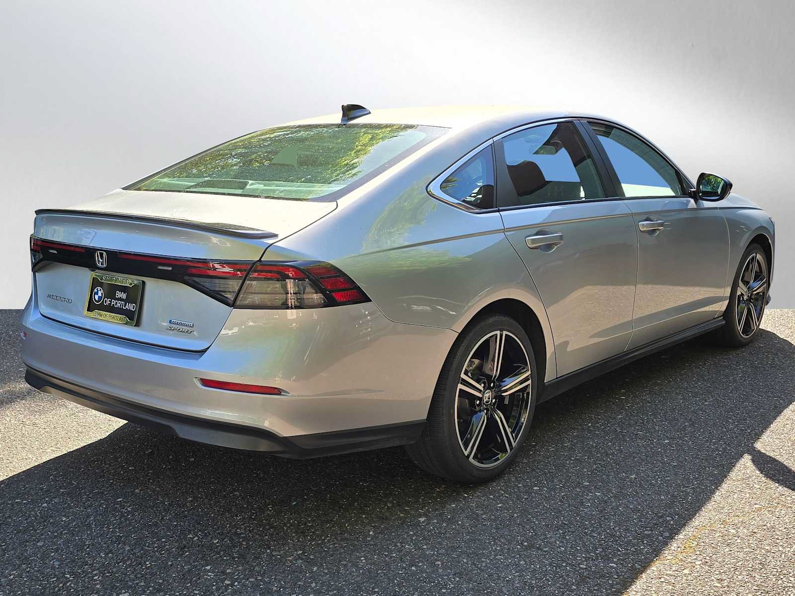 Used 2024 Honda Accord Sport image 3