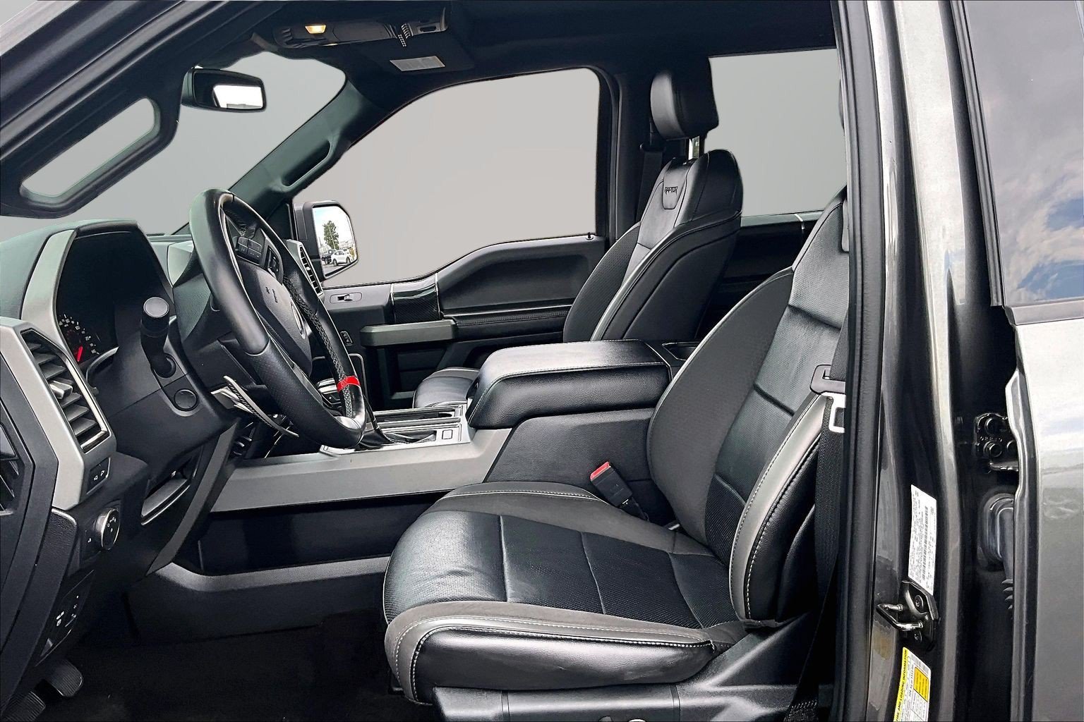 Used 2019 Ford F150 Raptor w/ Equipment Group 802A Luxury AWD/4WD image 16