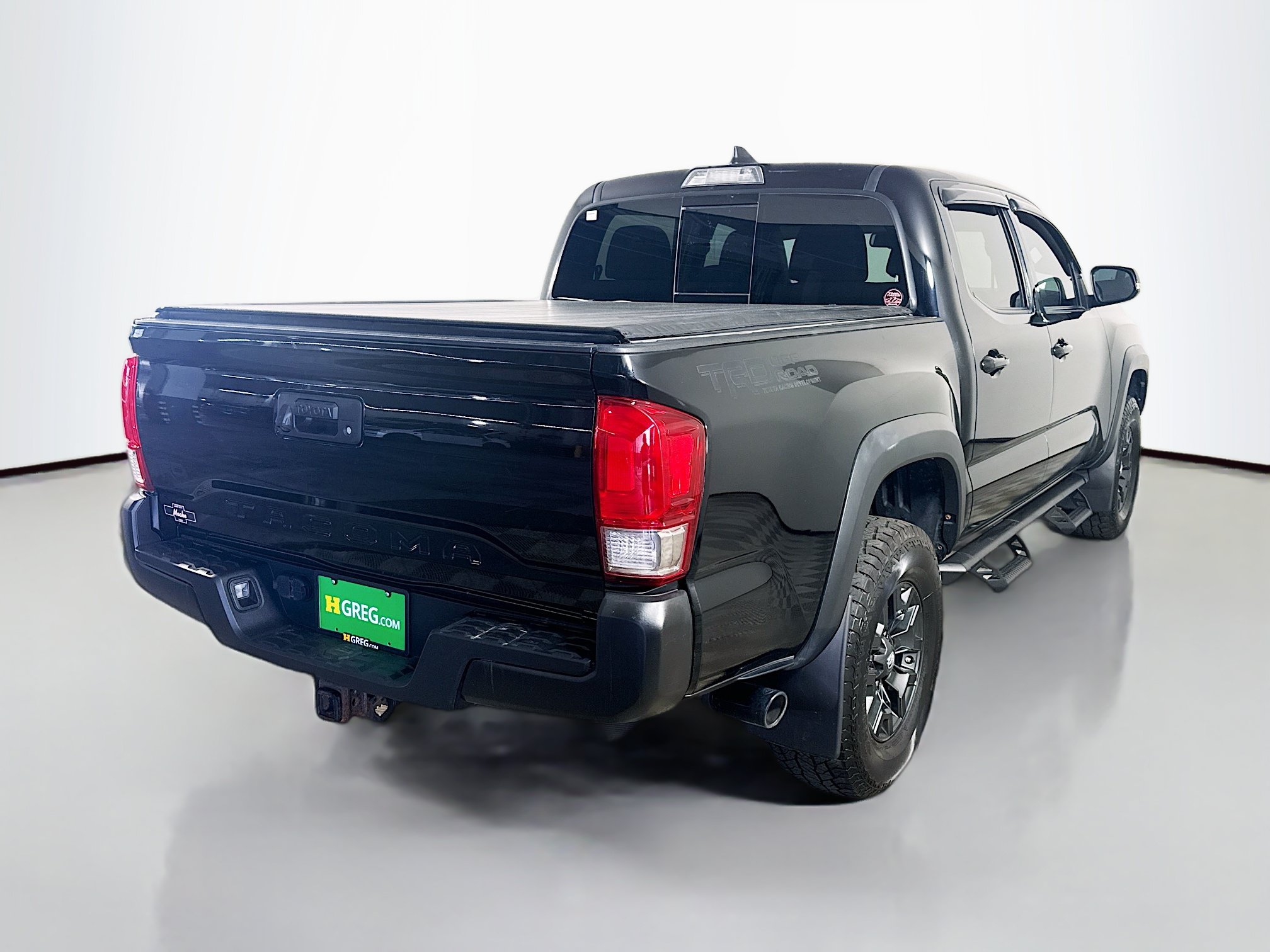 Used 2017 Toyota Tacoma TRD Off-Road w/ Tow Package (A/T) AWD/4WD image 10