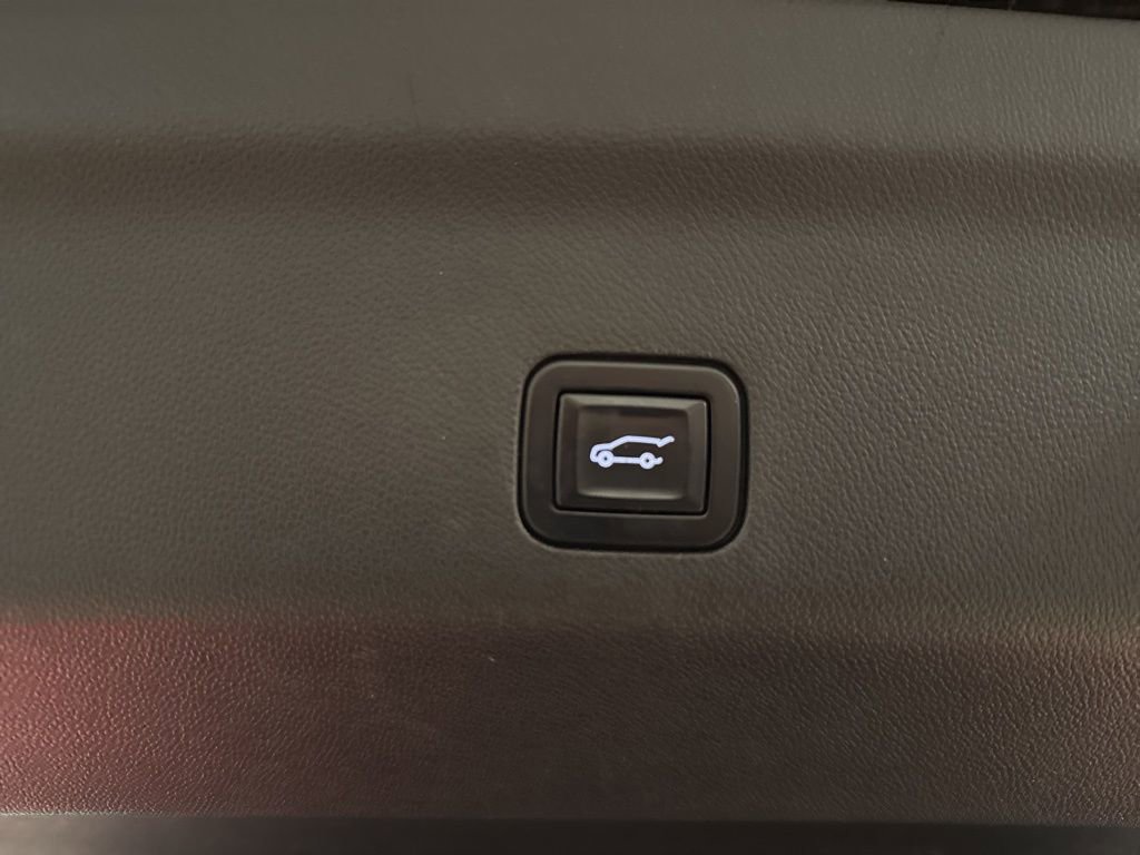 Used 2022 GMC Yukon XL SLT w/ SLT Luxury Package image 49