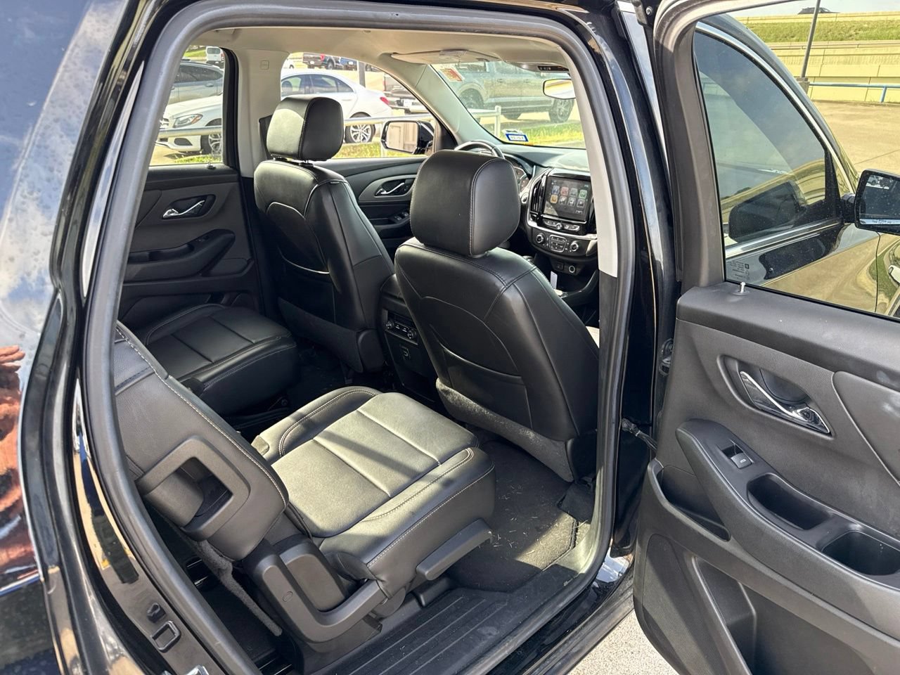 Used 2019 Chevrolet Traverse LT FWD image 13