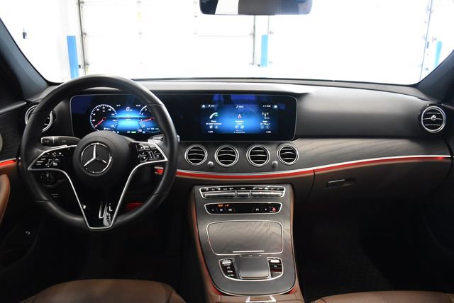 Used 2022 Mercedes-Benz E 450 4MATIC Sedan image 5