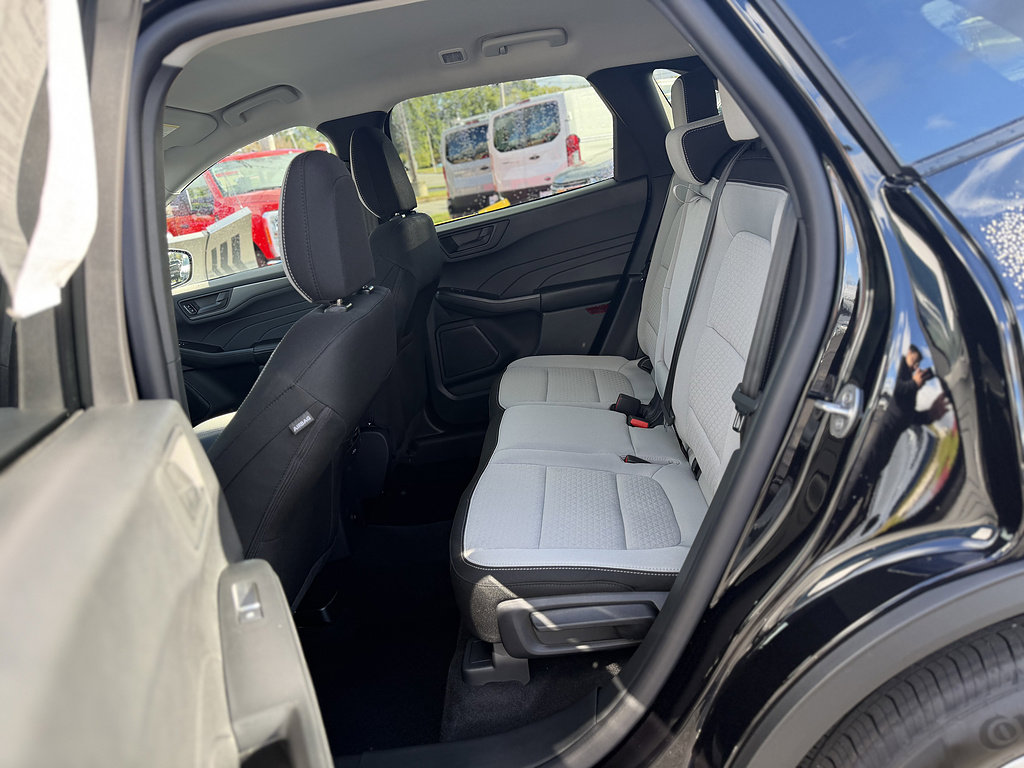 Used 2025 Ford Escape Active w/ Cold Weather Package AWD/4WD image 10