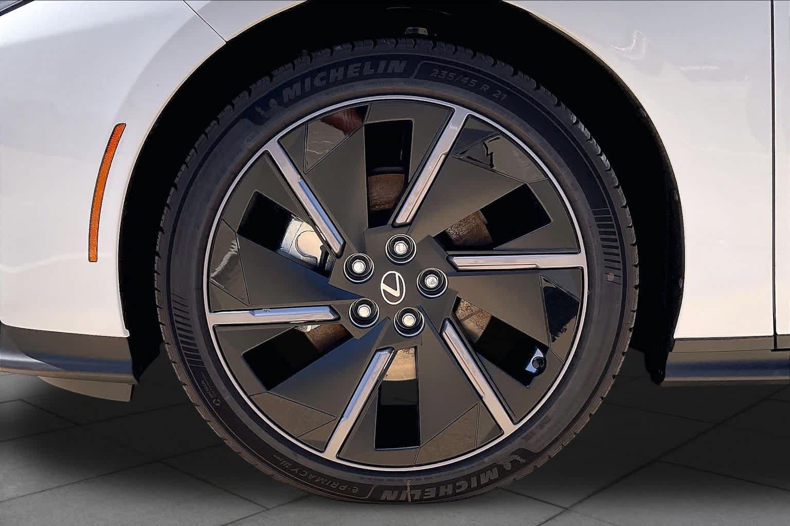New 2026 Lexus ES 500e w/ Convenience Package AWD/4WD image 20