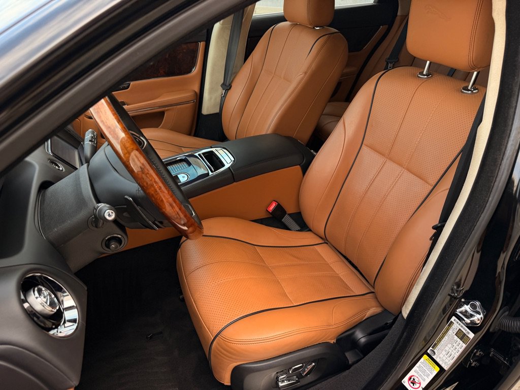 Used 2011 Jaguar XJ L RWD image 10