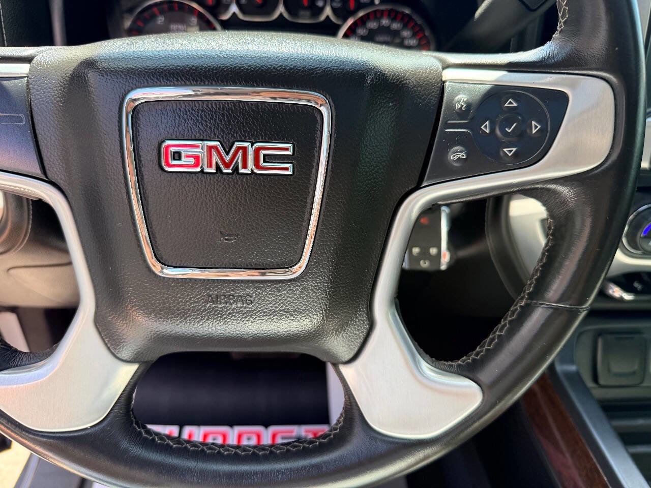 Used 2016 GMC Sierra 2500 SLT w/ Duramax Plus Package AWD/4WD image 28