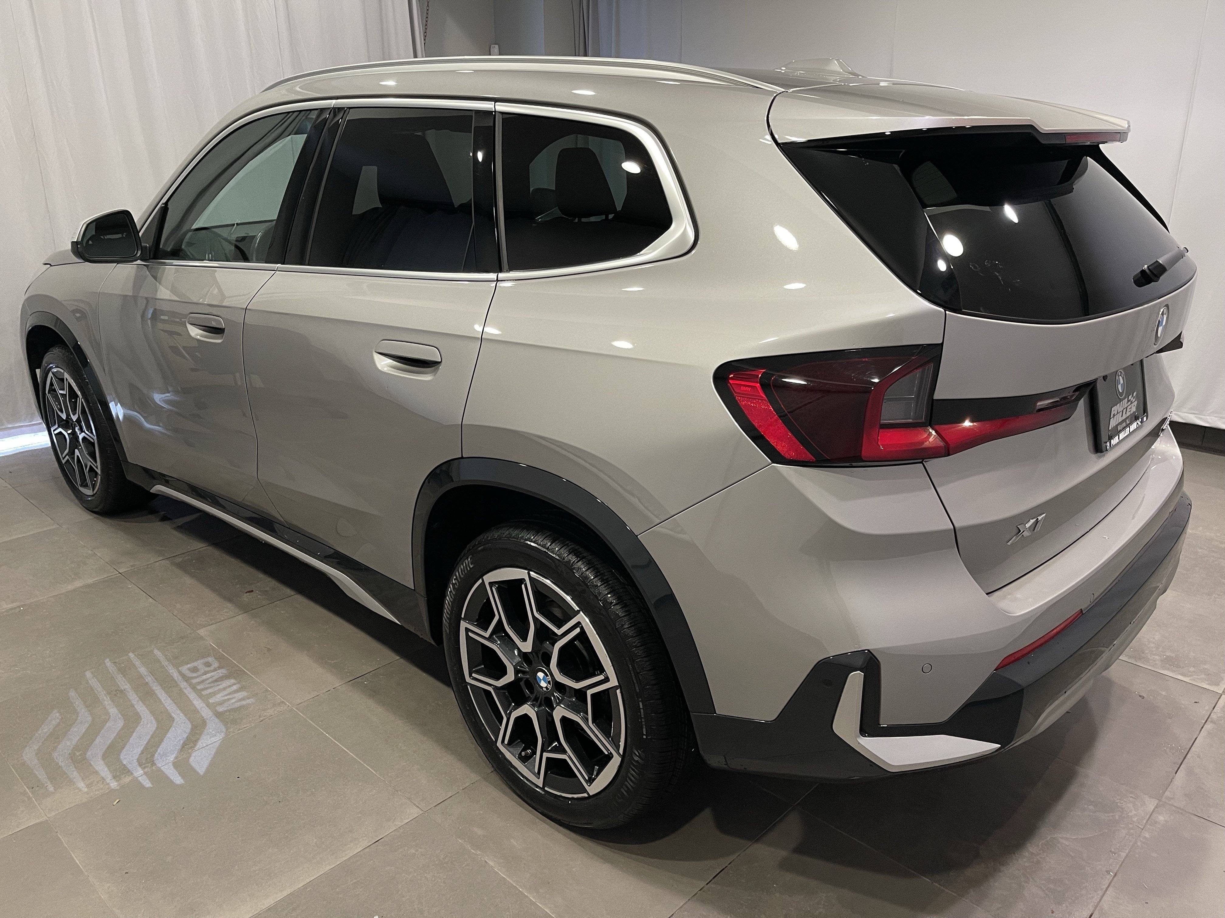 Certified 2023 BMW X1 xDrive28i w/ Convenience Package AWD/4WD image 4