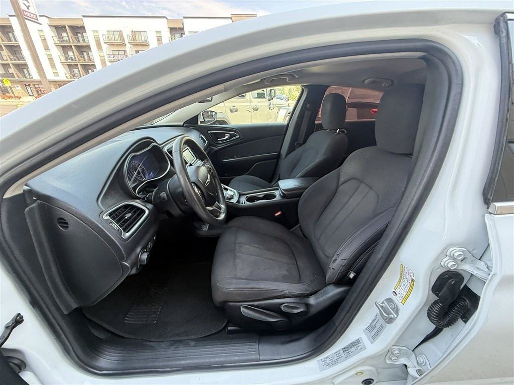Used 2016 Chrysler 200 Limited FWD image 13