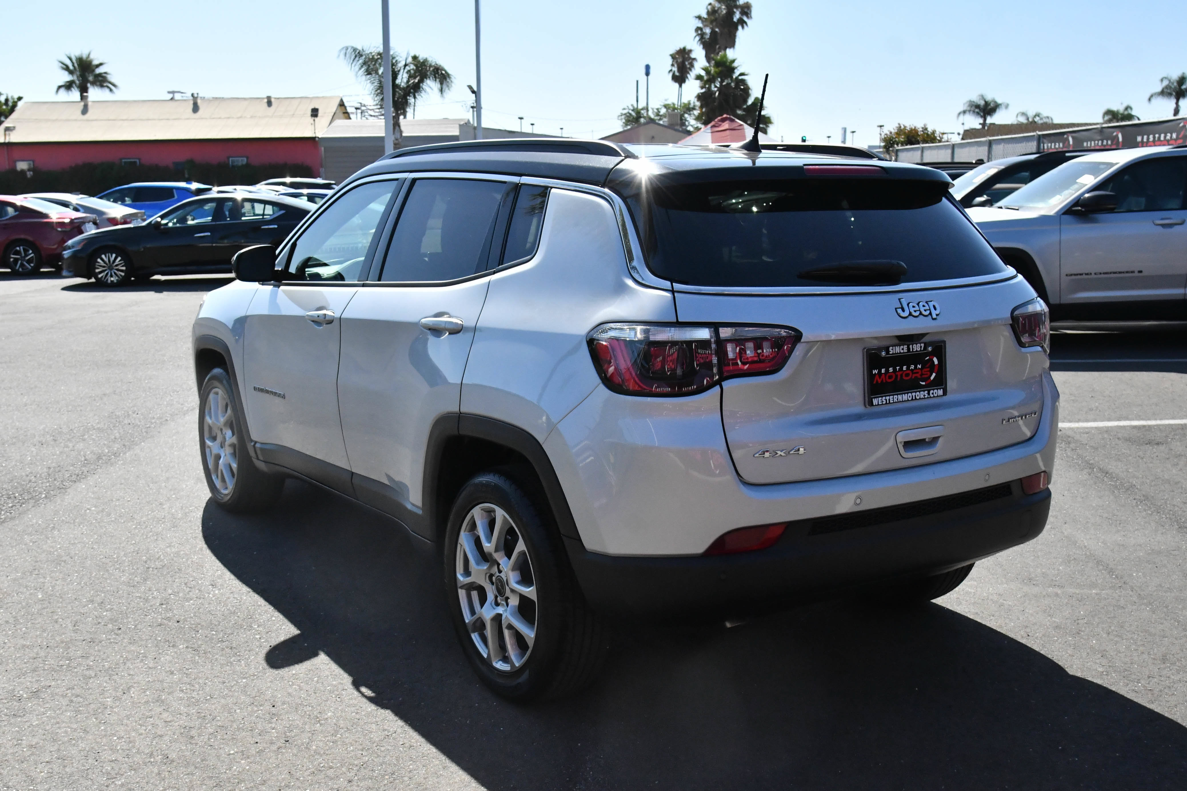 Used 2025 Jeep Compass Limited AWD/4WD image 6
