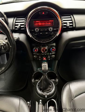Used 2015 MINI Cooper 4-Door Hardtop image 18