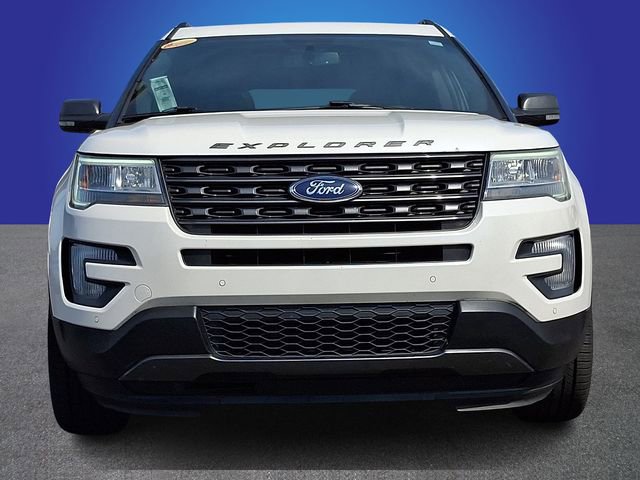 Used 2017 Ford Explorer XLT w/ Equipment Group 202A image 2