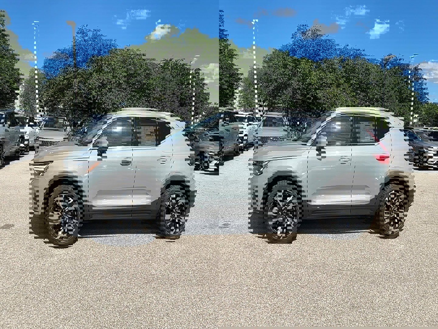 New 2025 Volvo XC40 B5 Ultra w/ Protection Package image 3