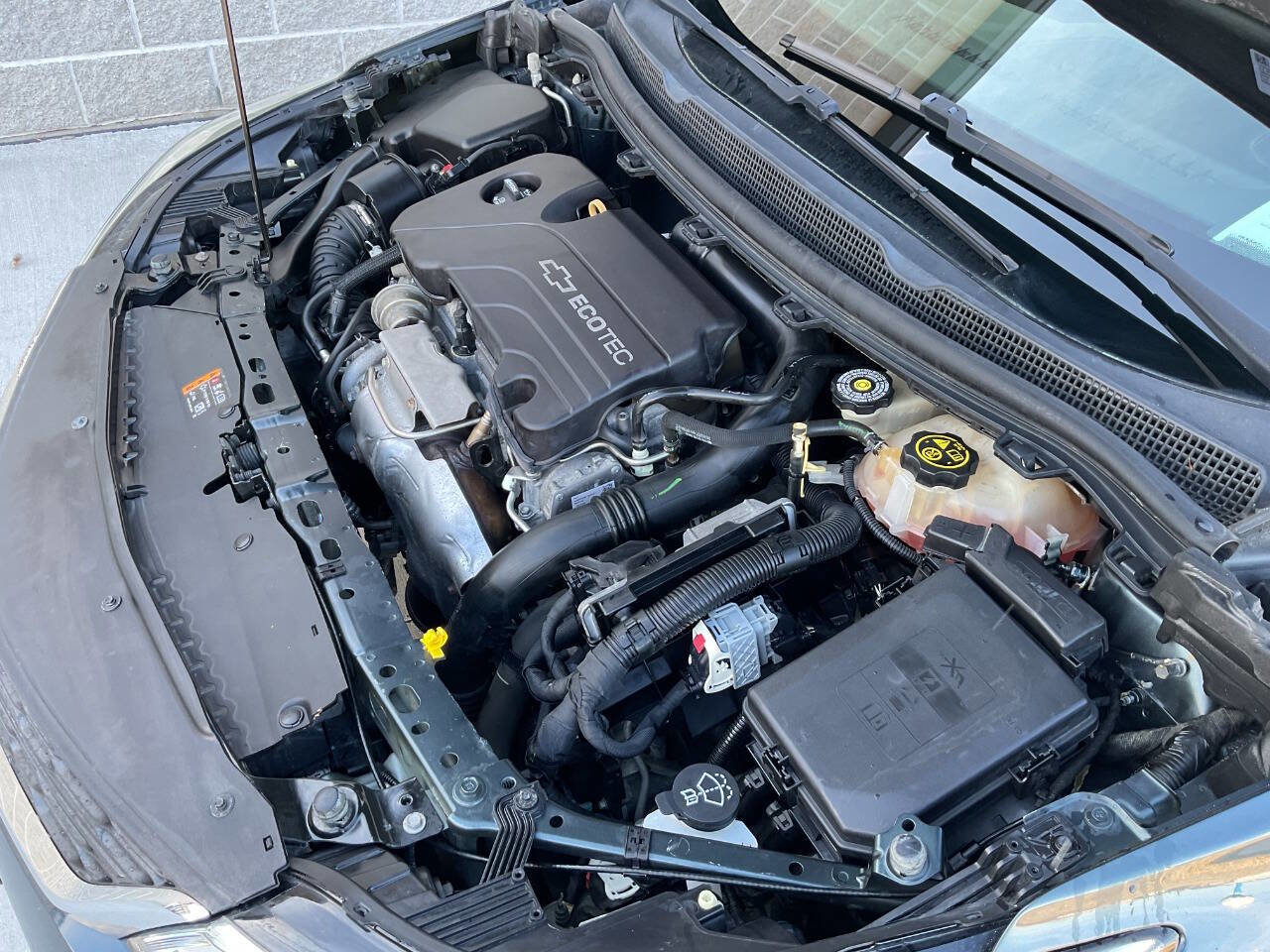 Used 2017 Chevrolet Cruze LT FWD image 46