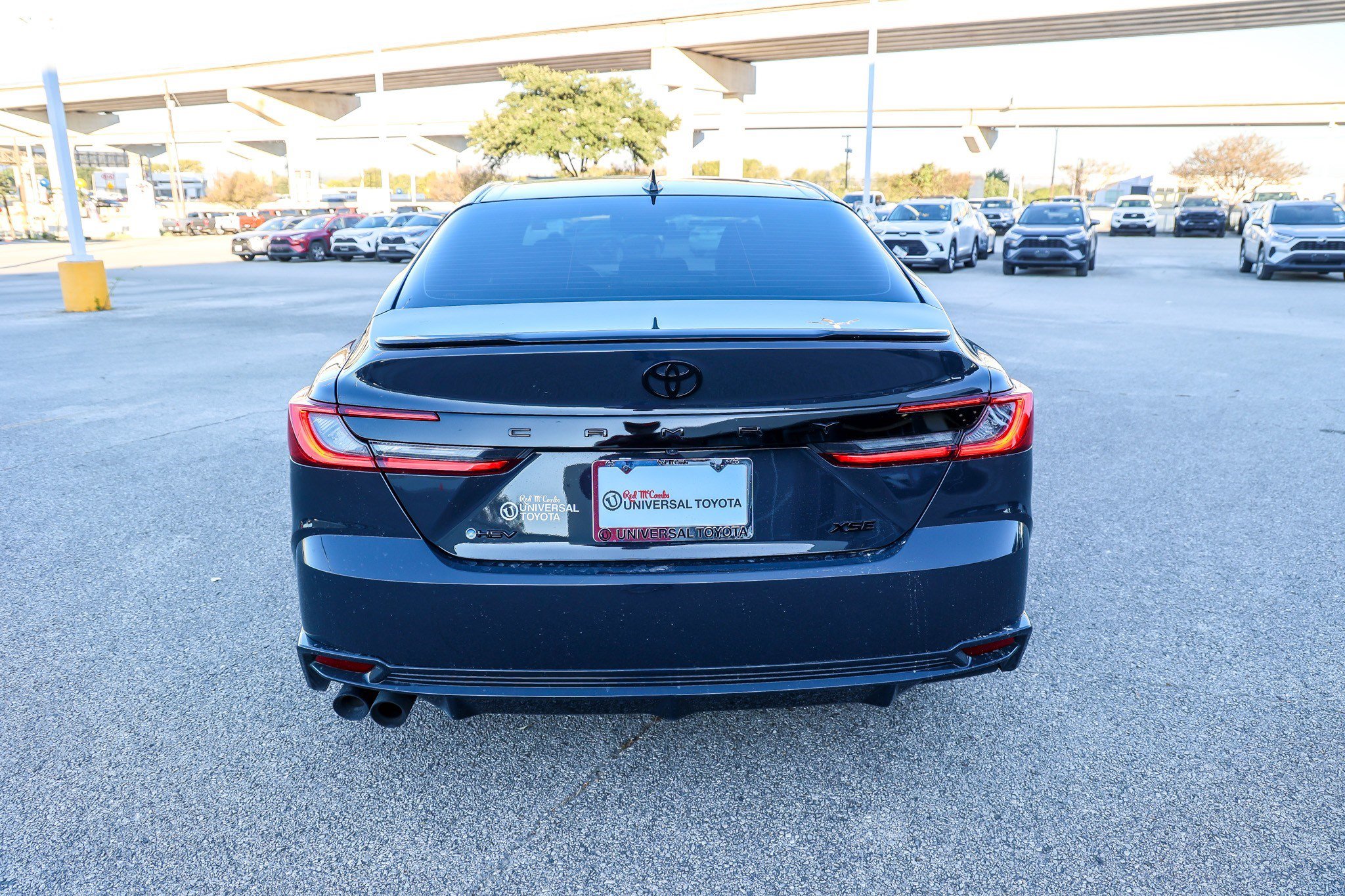 Used 2025 Toyota Camry XSE FWD image 8