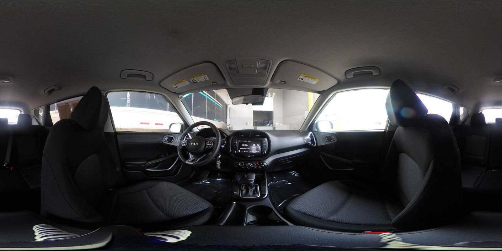 Used 2025 Kia Soul LX w/ LX Technology Package FWD image 47