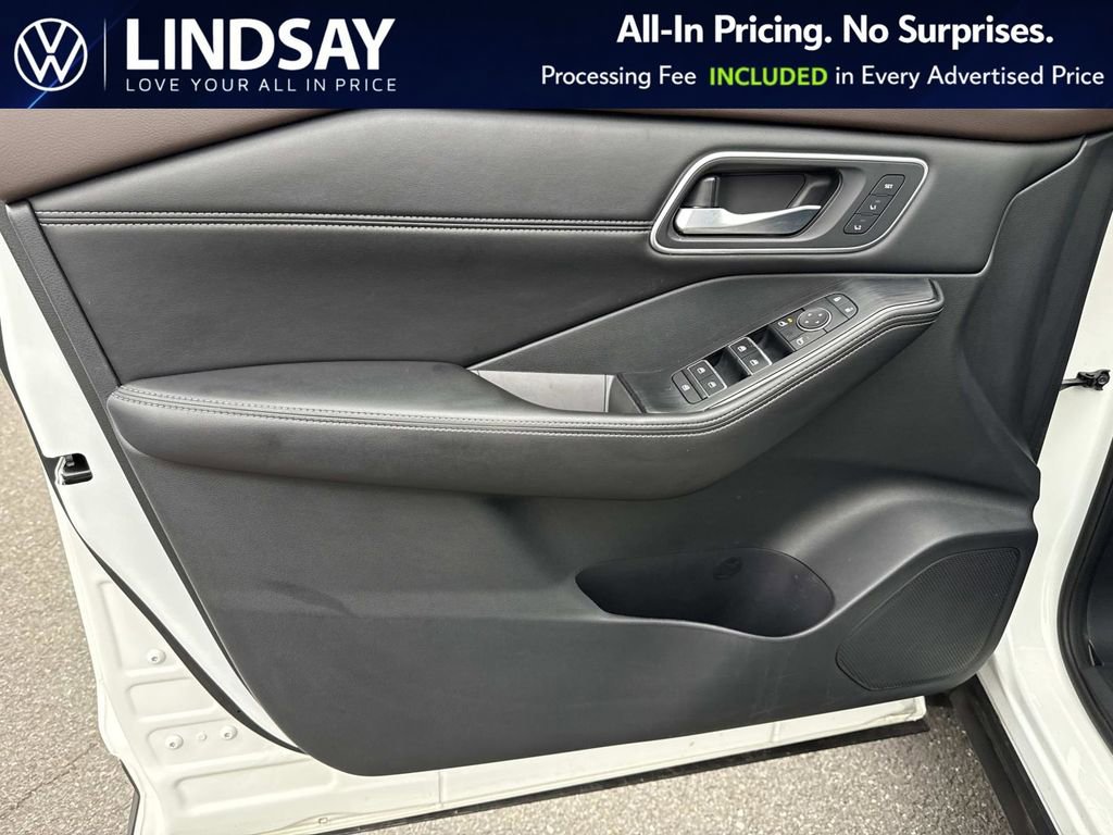 Used 2021 Nissan Rogue SL w/ Premium Package image 9