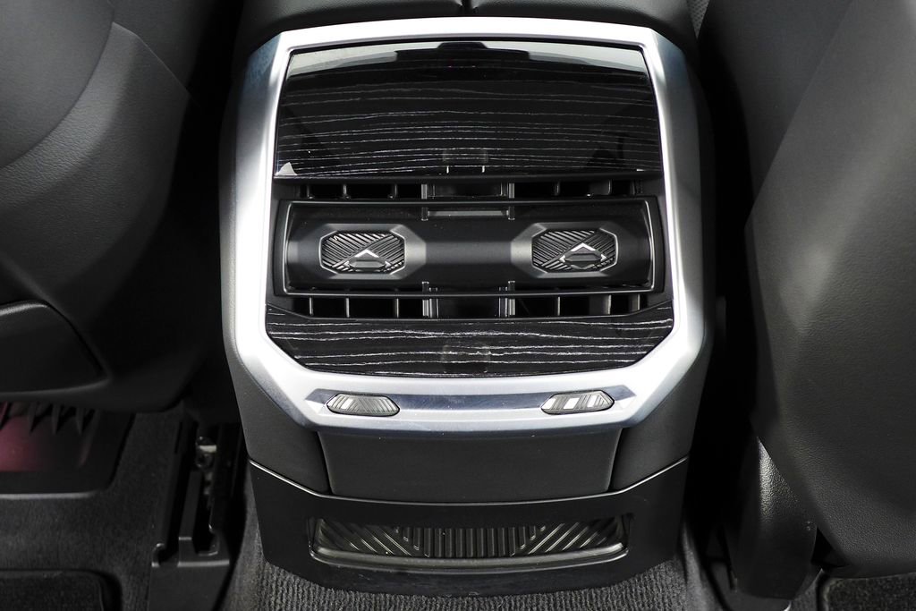 Used 2023 BMW 740i w/ Parking Assistance Package RWD image 23
