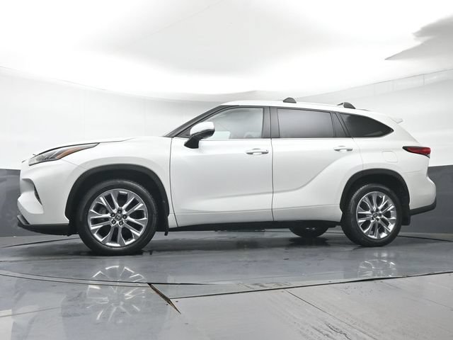 Used 2022 Toyota Highlander Limited AWD/4WD image 36