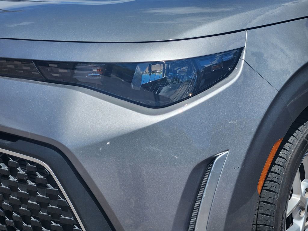 Certified 2023 Kia Soul LX w/ LX Technology Package FWD image 19
