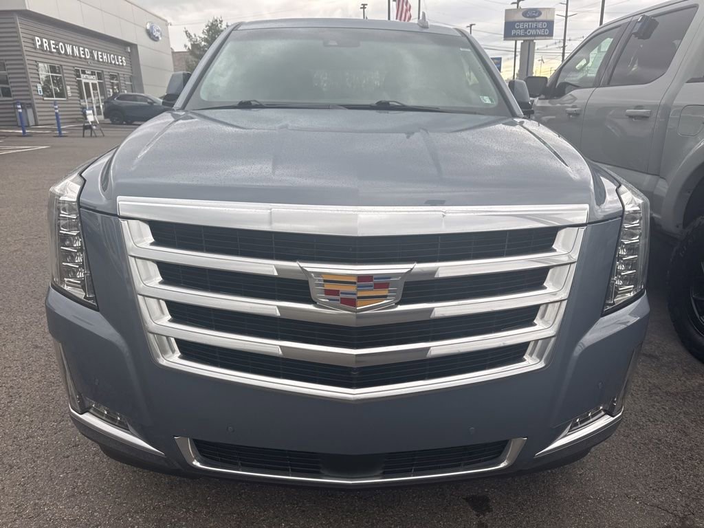 Used 2015 Cadillac Escalade Premium AWD/4WD image 2