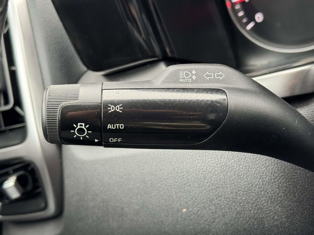 Used 2023 Kia Sorento S w/ Panoramic Sunroof Package image 21