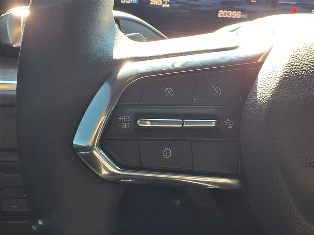 Used 2025 Chevrolet Suburban High Country image 15