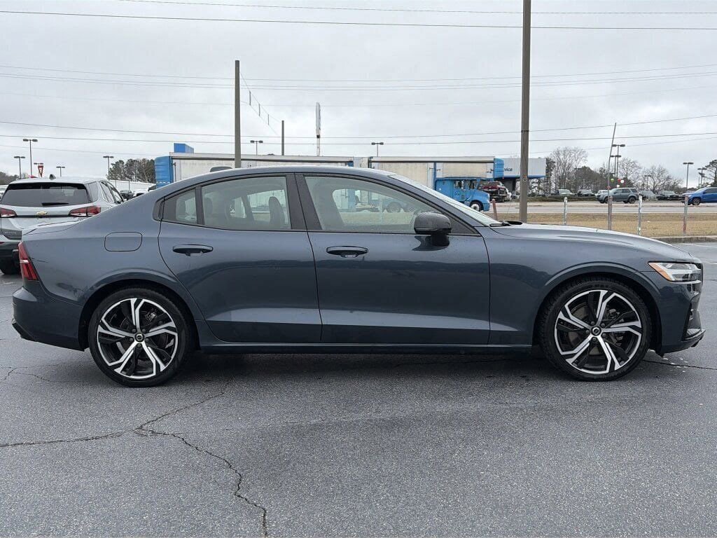 Used 2024 Volvo S60 B5 Core image 6