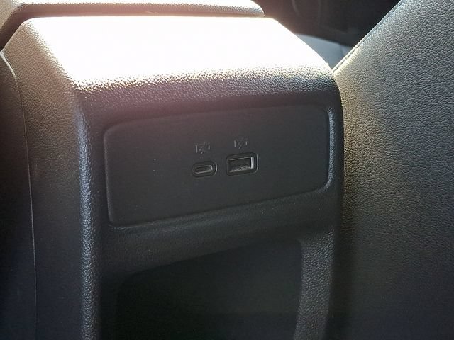 Used 2025 Chevrolet Trax LT FWD image 12