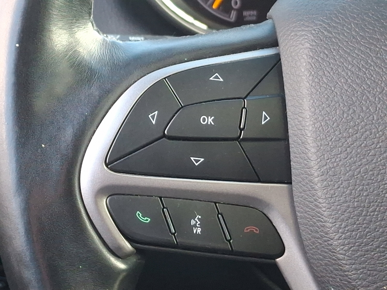 Used 2020 Jeep Grand Cherokee Limited w/ Luxury Group II image 22