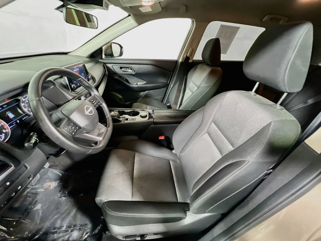 Used 2025 Nissan Rogue SV AWD/4WD image 18
