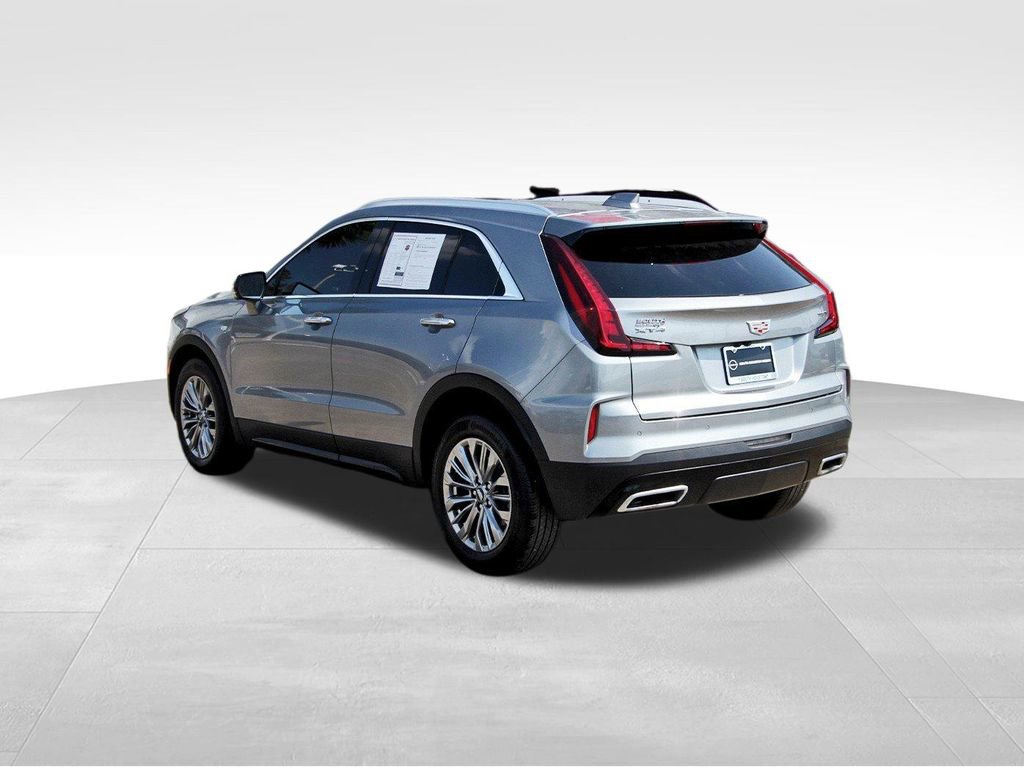 Certified 2025 Cadillac XT4 Premium Luxury image 3