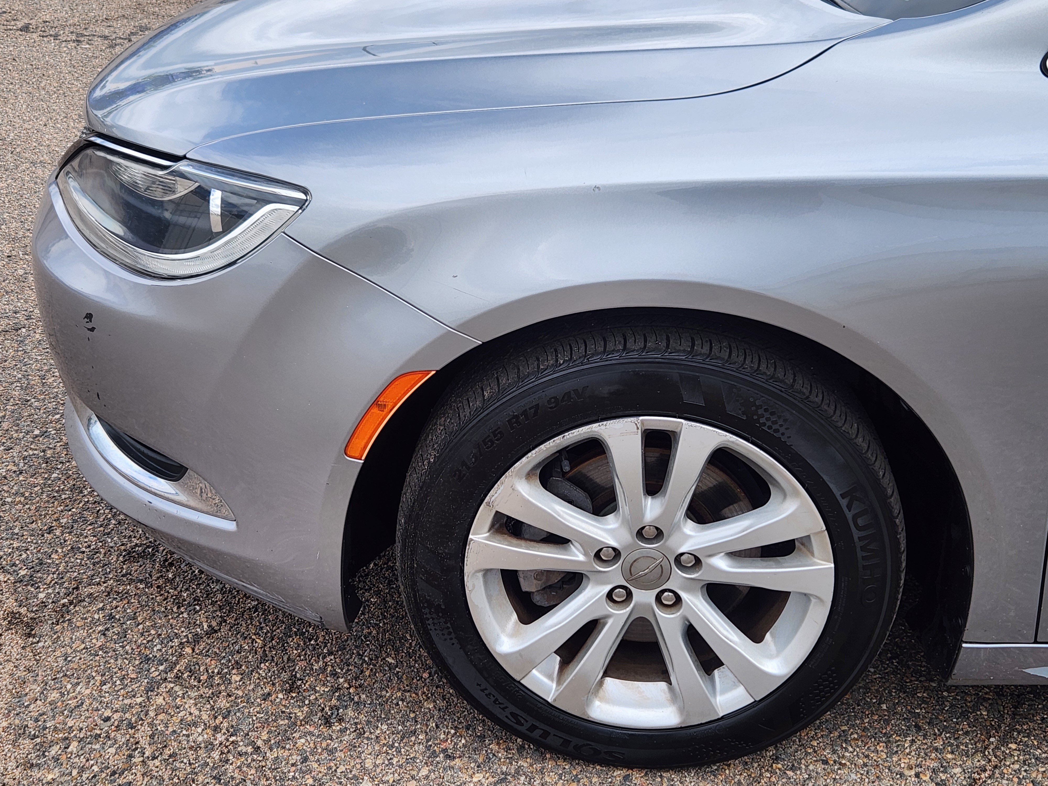 Used 2016 Chrysler 200 Limited w/ Convenience Group FWD image 6