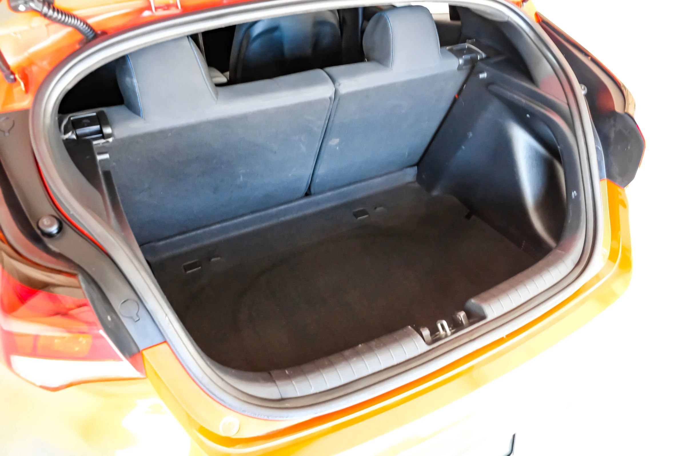 Used 2020 Hyundai Veloster 2.0 FWD image 38