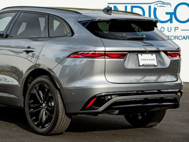 Certified 2025 Jaguar F-PACE R-Dynamic S AWD/4WD image 10