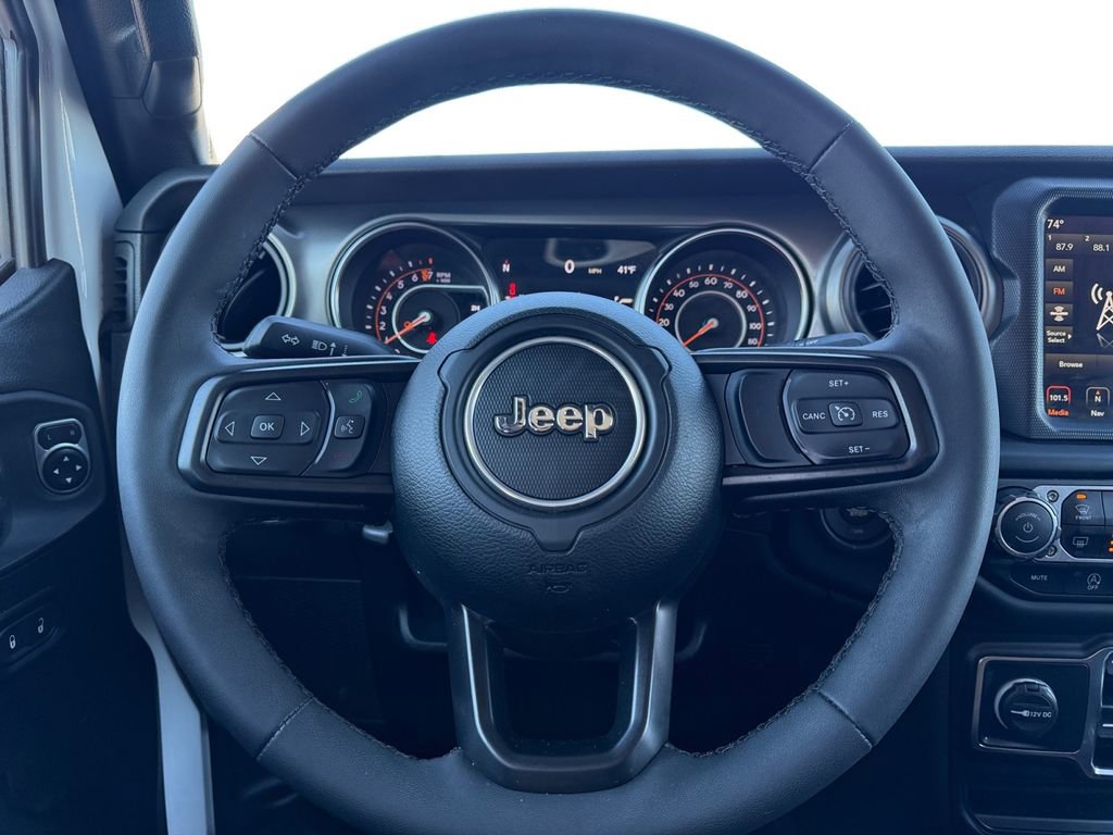 Certified 2023 Jeep Gladiator Willys image 12