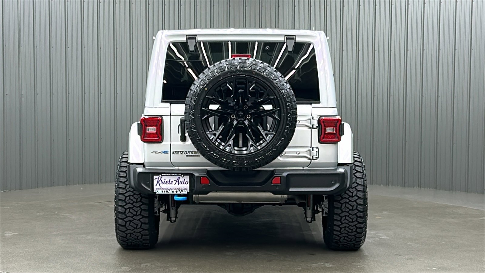 Used 2023 Jeep Wrangler Unlimited Sahara w/ Cold Weather Group image 4