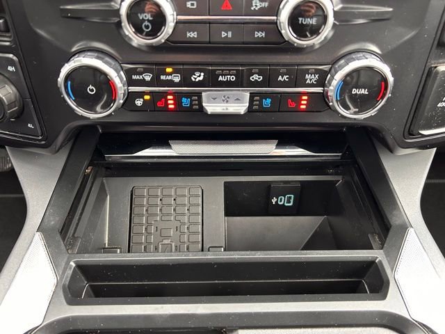 Used 2025 Ford F350 Lariat w/ Black Appearance Package image 23
