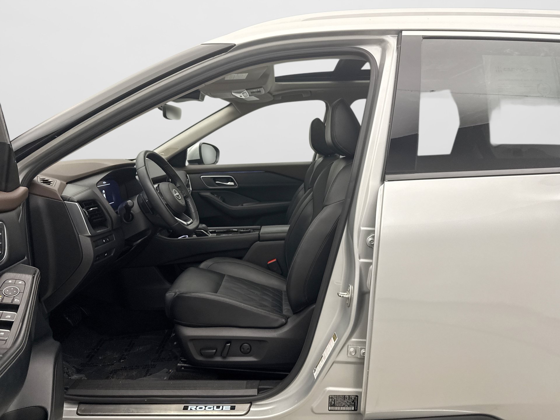 Used 2023 Nissan Rogue Platinum w/ Platinum Premium Package AWD/4WD image 11