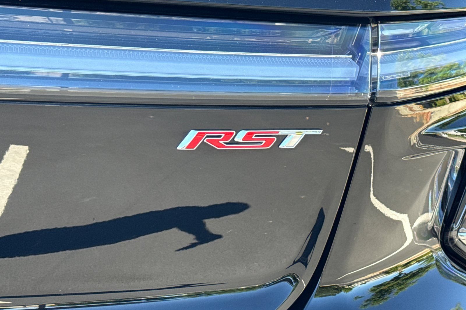 Used 2025 Chevrolet Silverado EV RST AWD/4WD image 8