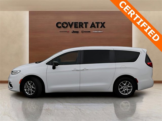 Used 2025 Chrysler Pacifica Select image 2