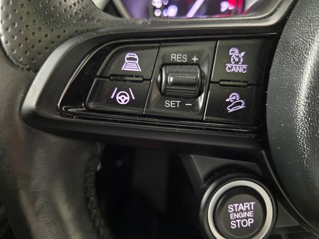 Used 2023 Alfa Romeo Stelvio Veloce AWD/4WD image 18