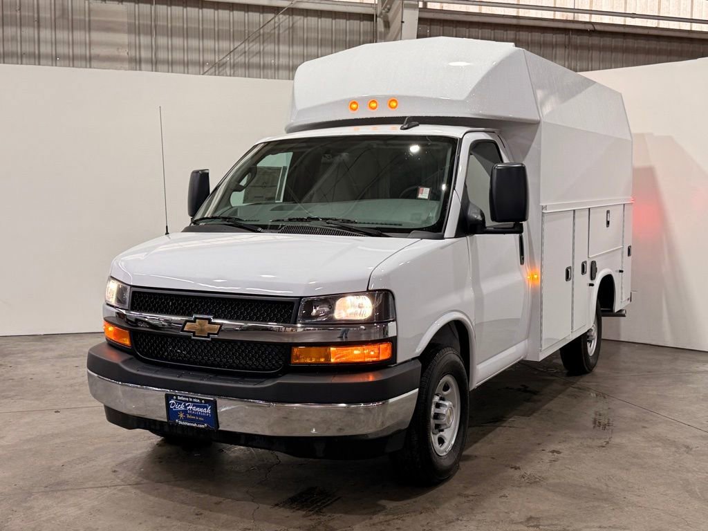 New 2025 Chevrolet Express 3500 Work Van w/ Power Convenience Package image 2