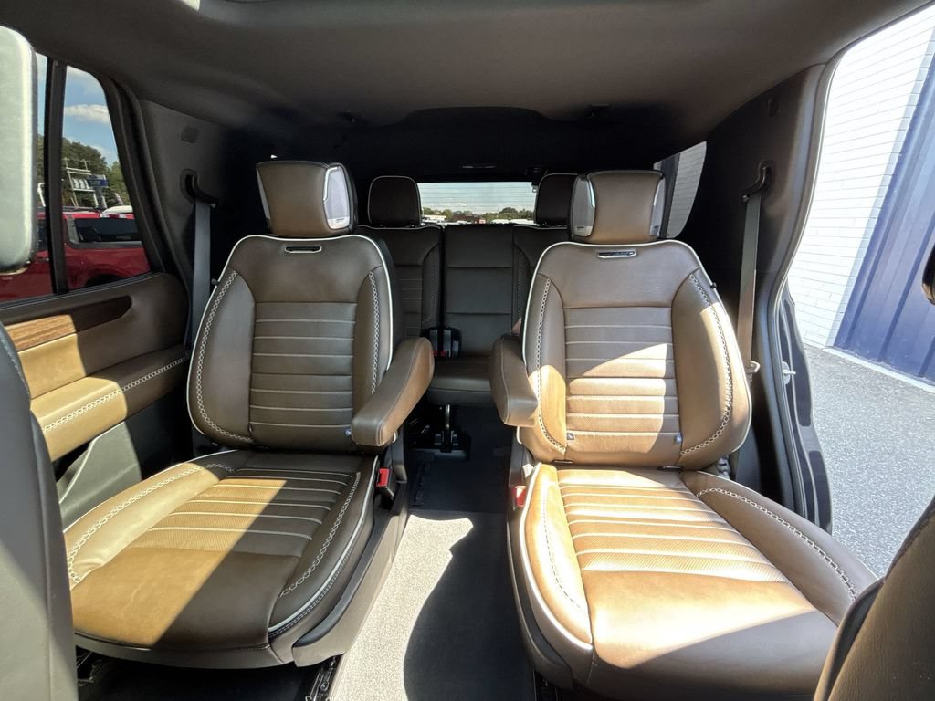 Used 2025 GMC Yukon Denali Ultimate AWD/4WD image 26