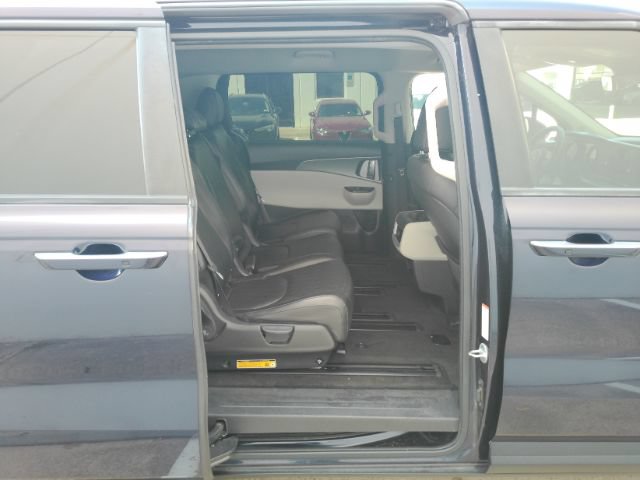 Used 2024 Kia Carnival LX FWD image 22