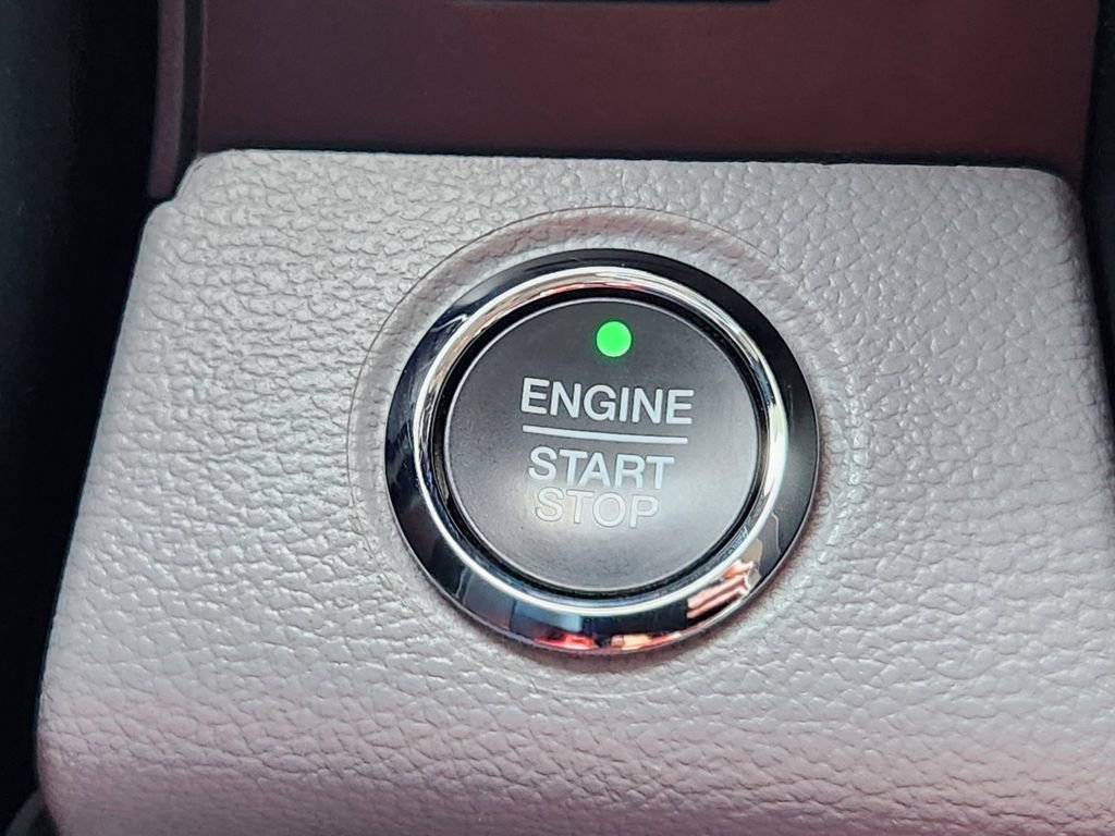 Used 2022 Ford F350 Limited image 22