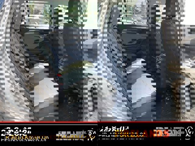 New 2025 Volkswagen Tiguan SE image 53