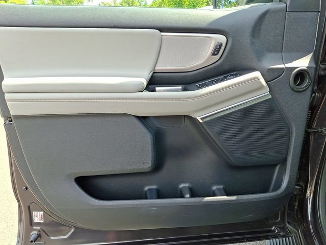 Certified 2025 Ford Expedition Active AWD/4WD image 16