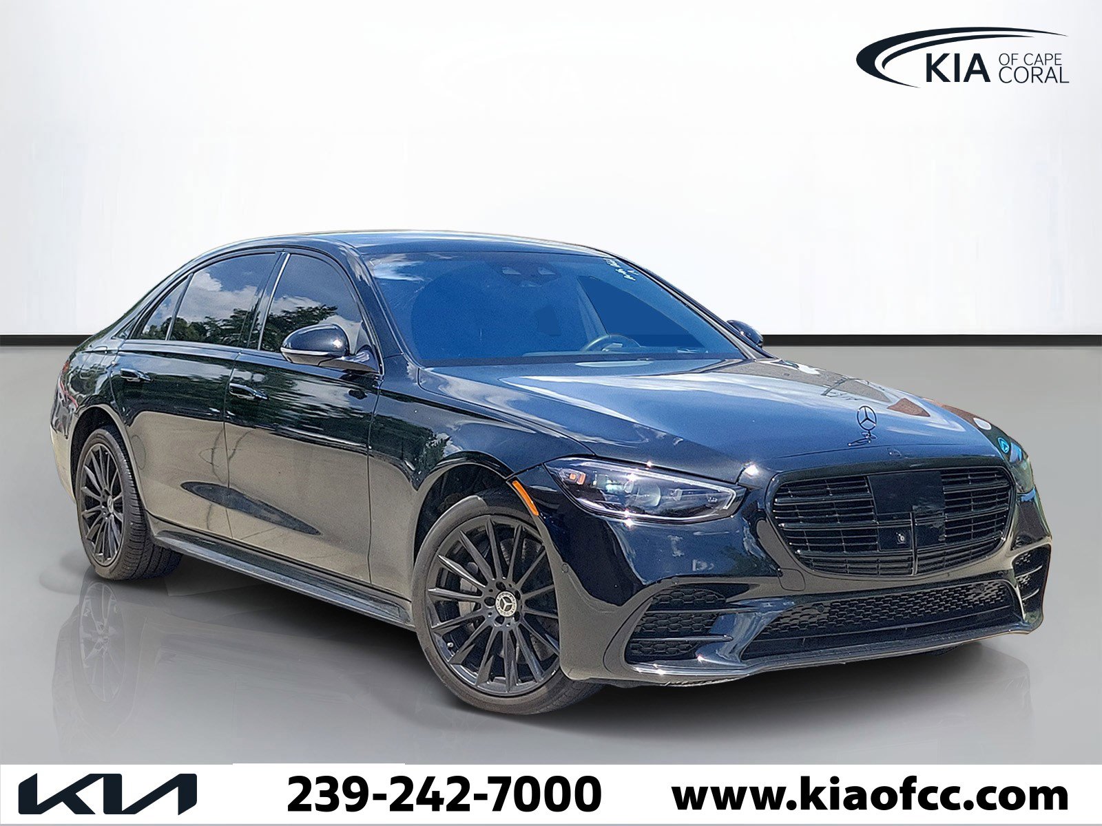 Used 2023 Mercedes-Benz S 500 4MATIC image 1