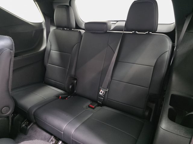 Used 2025 Chevrolet Traverse LT AWD/4WD image 36